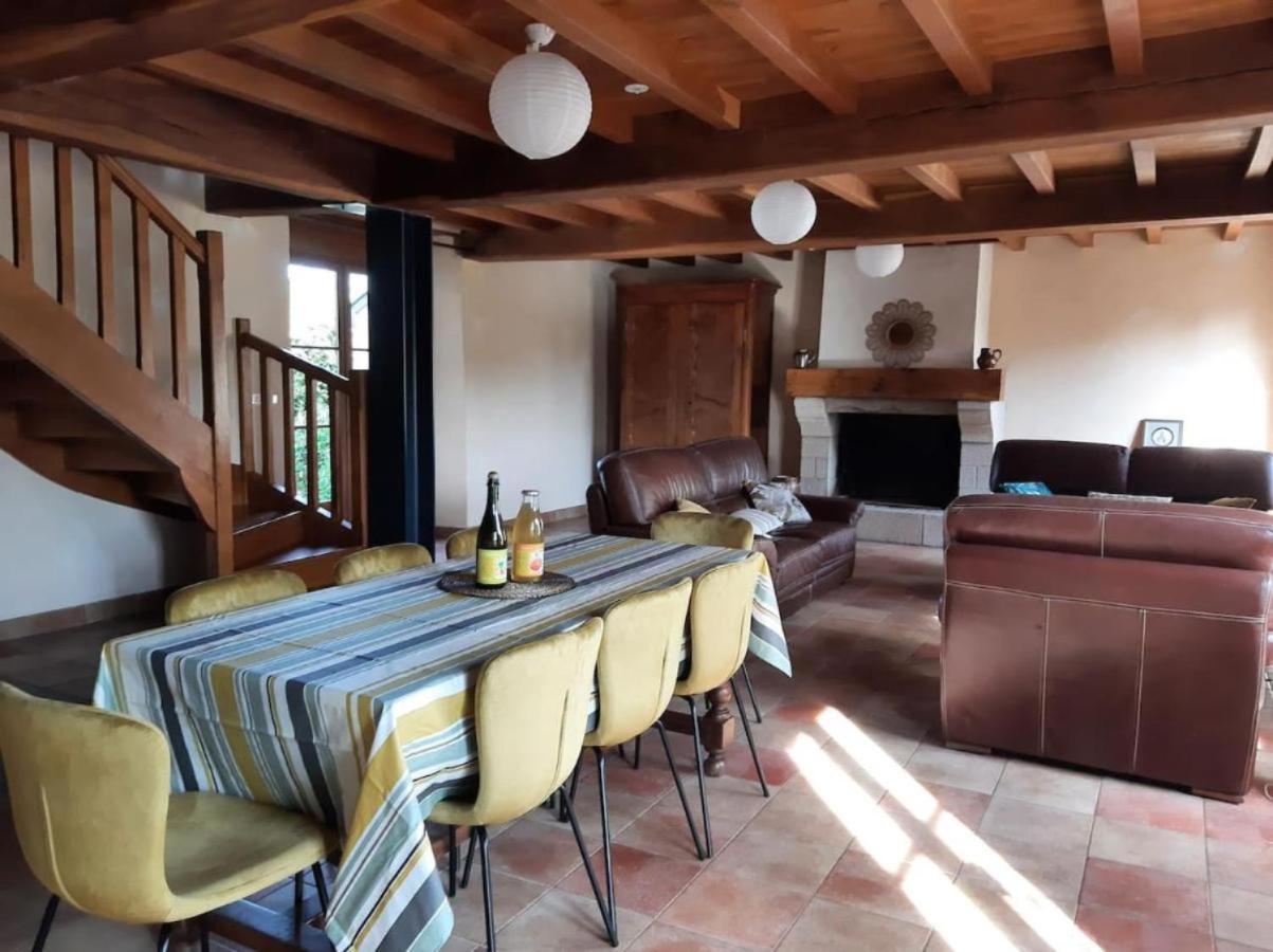 Longere Familiale Villa Melesse Bagian luar foto