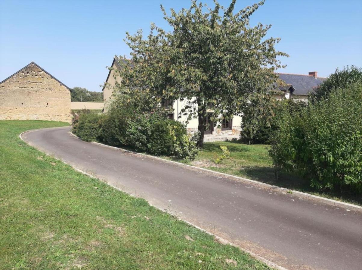 Longere Familiale Villa Melesse Bagian luar foto