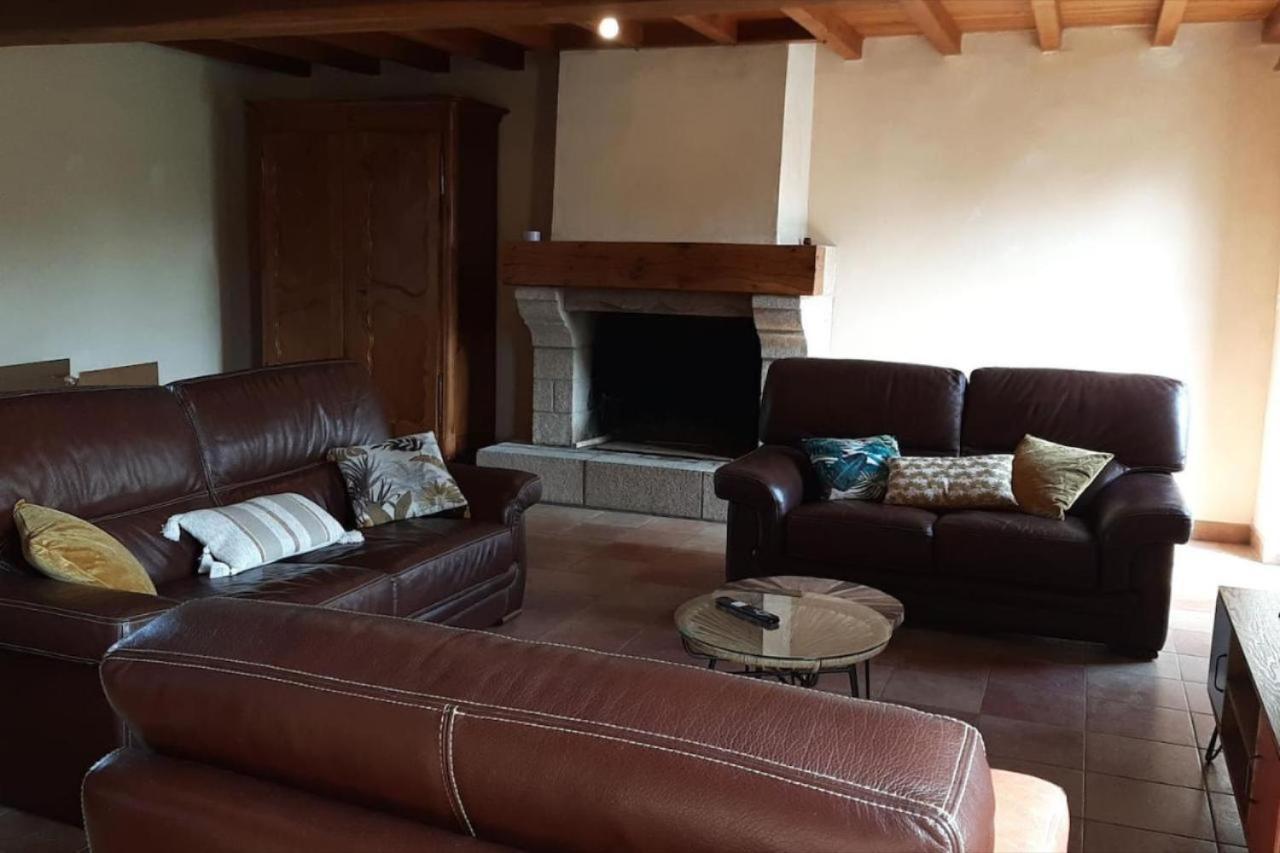 Longere Familiale Villa Melesse Bagian luar foto