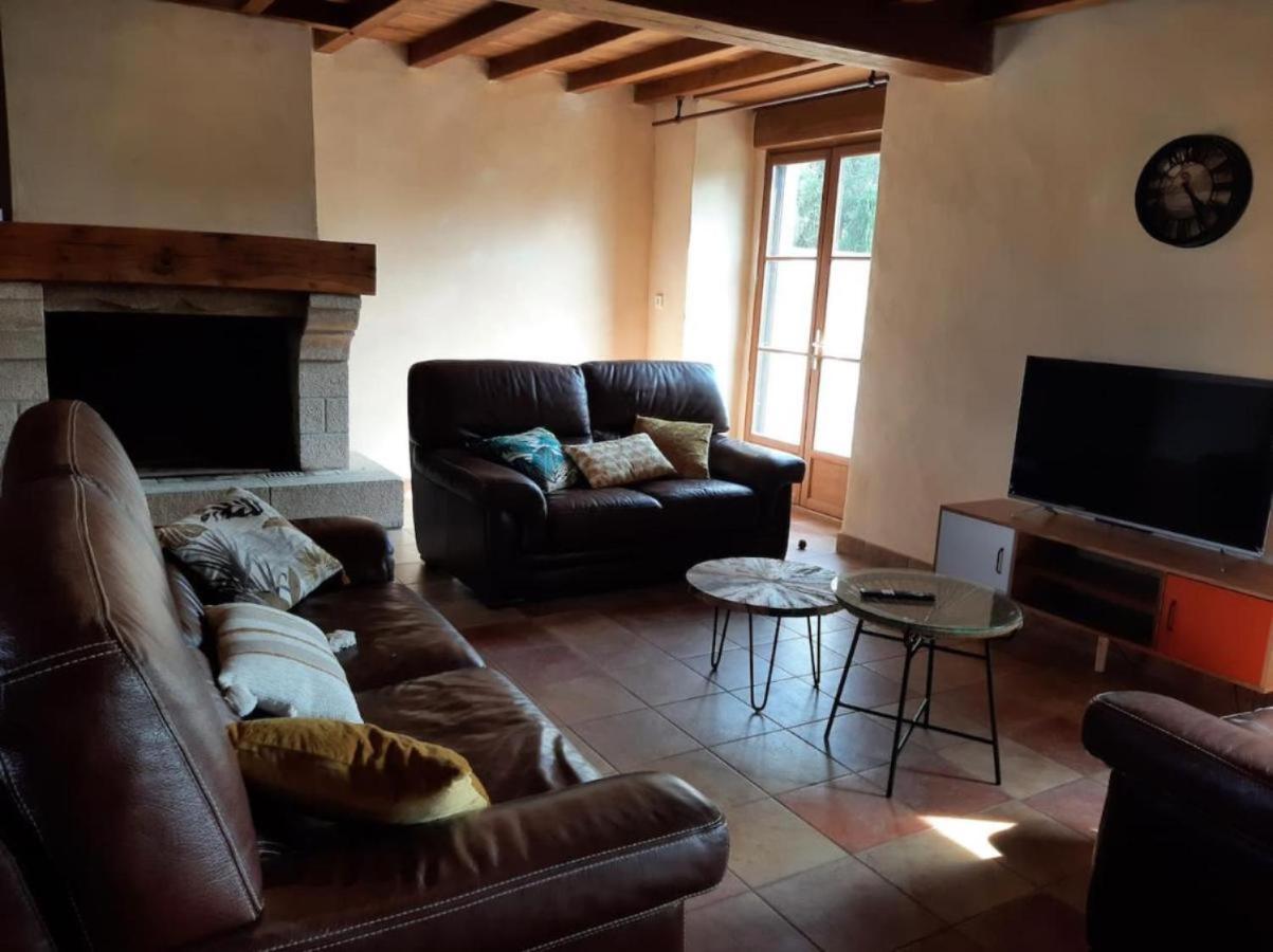 Longere Familiale Villa Melesse Bagian luar foto